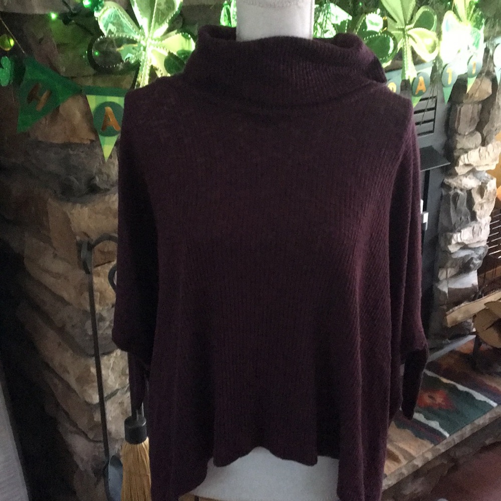 FREE PEOPLE -Light weight sweater